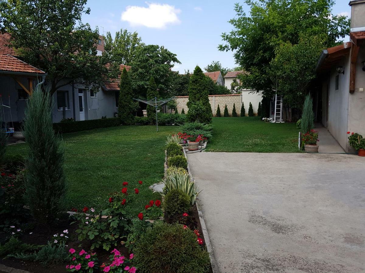 Apartman Vila Milica Kikinda ภายนอก รูปภาพ