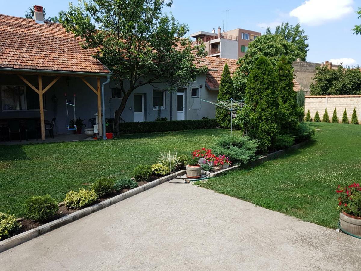 Apartman Vila Milica Kikinda ภายนอก รูปภาพ
